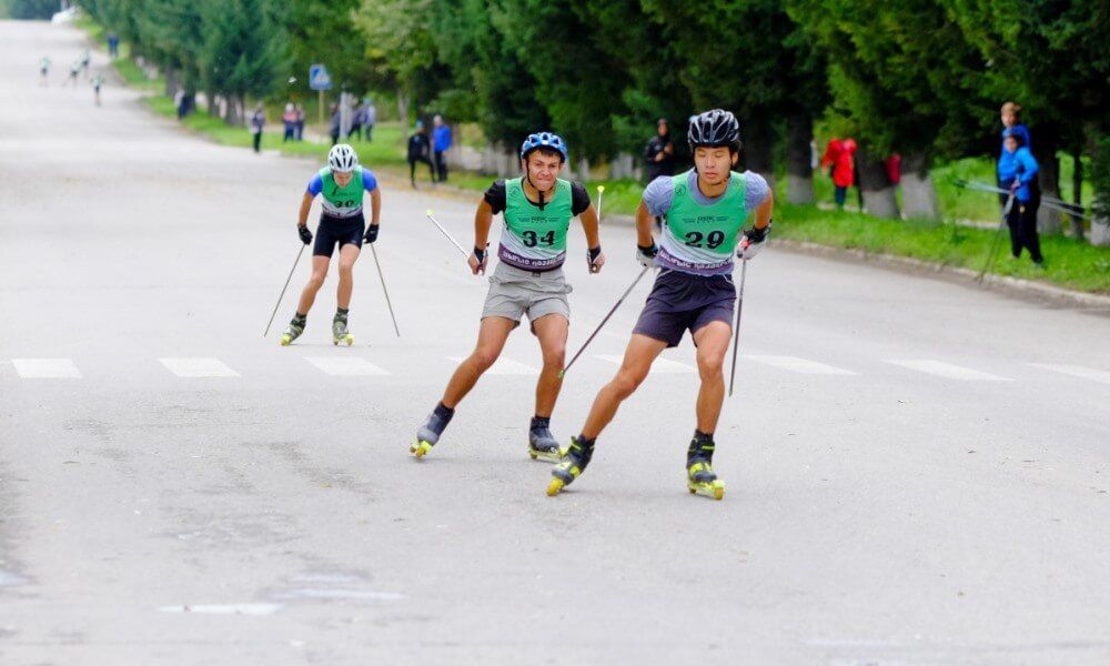 Лыжи на колесах – необычное соревнование прошло в Риддере ВКО